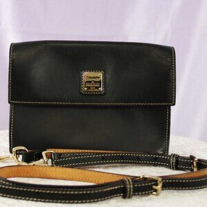 DOONEY & BOURKE BLACK LEATHER CROSSBODY